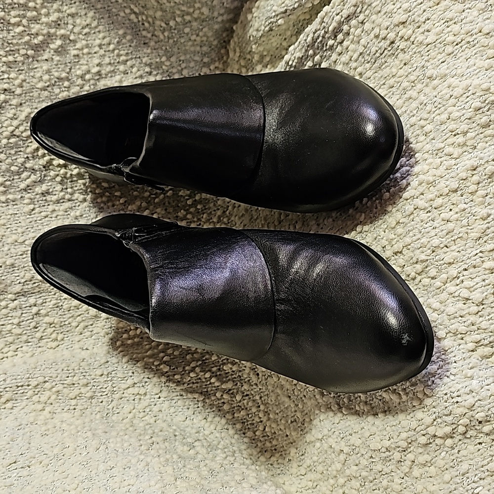 Womens Booties